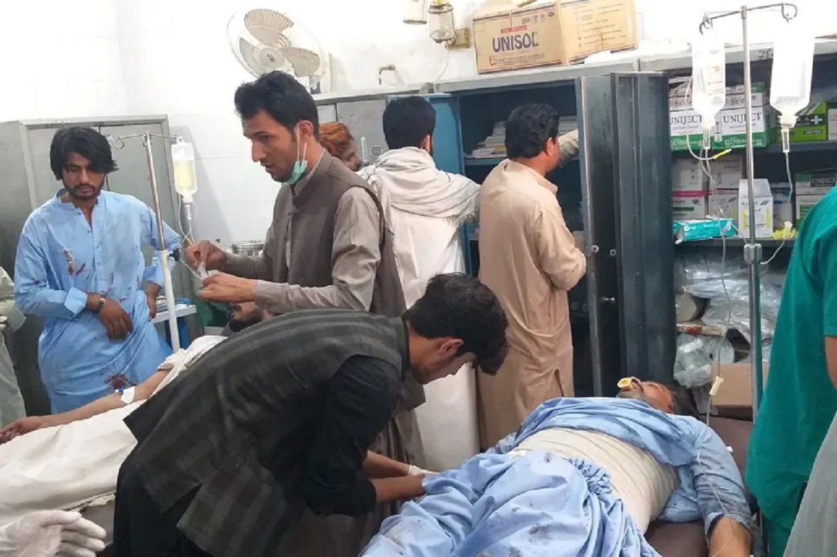 ضحايا التفجير يتلقون العلاج بأحد المستشفيات